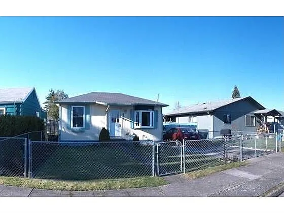 271 27th Ave photo 1