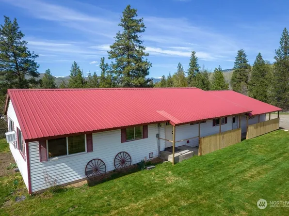 414 Bluff Street, Winthrop, WA 98862
