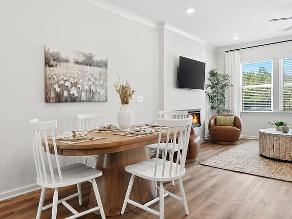 4th image of 364 Summit View Ln