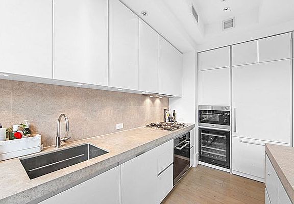 3rd image of 404 Park Ave S APT 14E