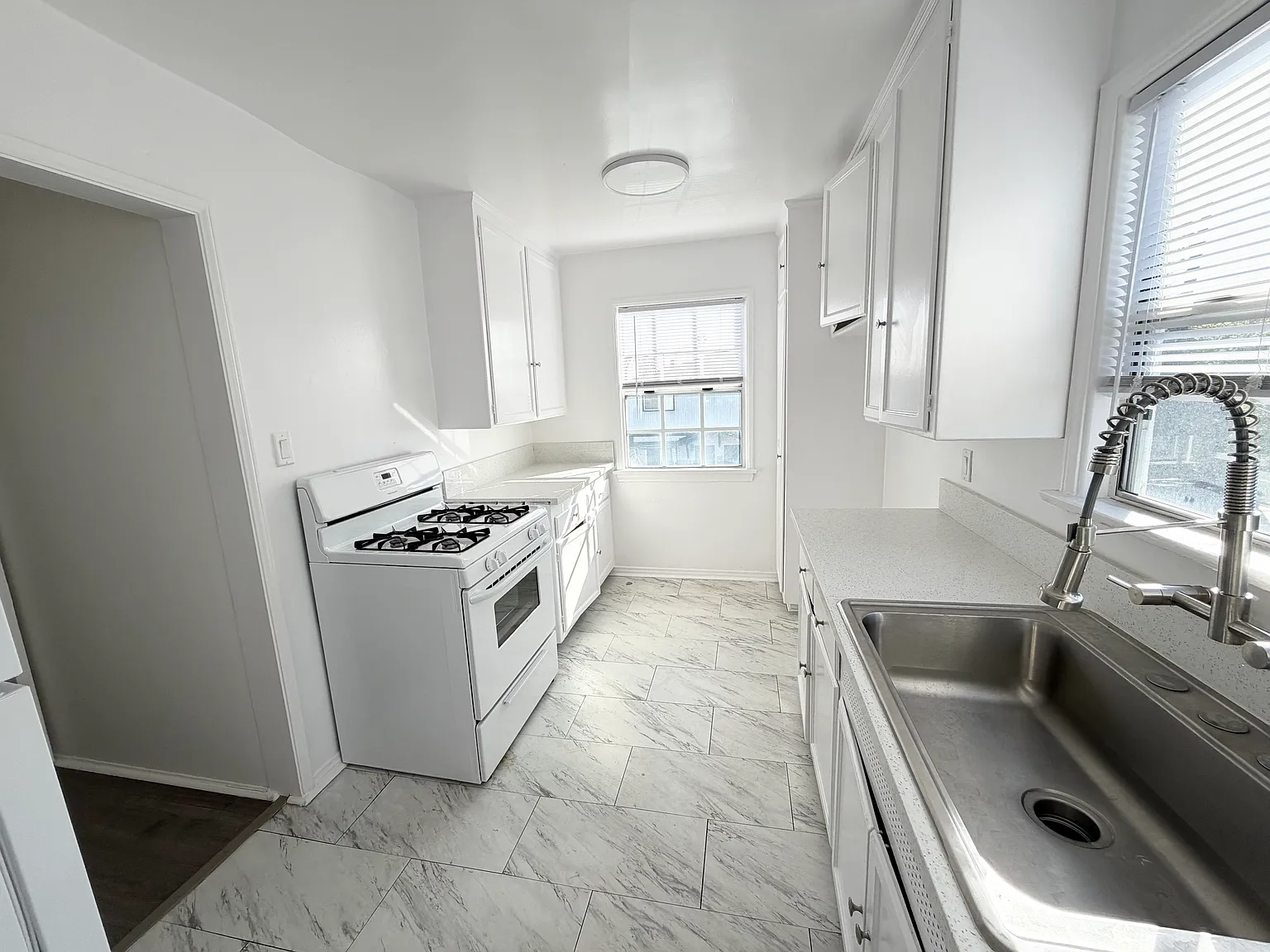 1 bed, 615 sqft, $1,895 — Photo 3