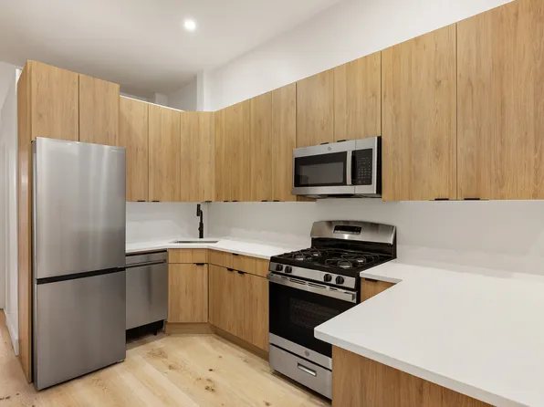 196 Nassau Avenue image 1 of 14
