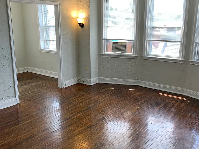 415 S 42nd St #12 — Photo 7