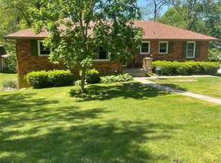 1212 Lake Rd, Liberty, MO 64068