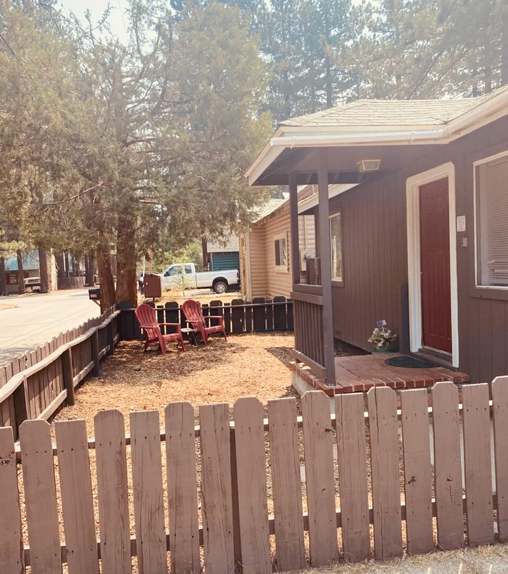 3292 Pickett Ave — Photo 2