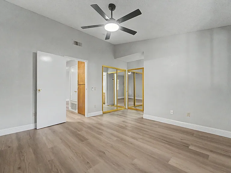 1000 Beechwood St — Photo 15