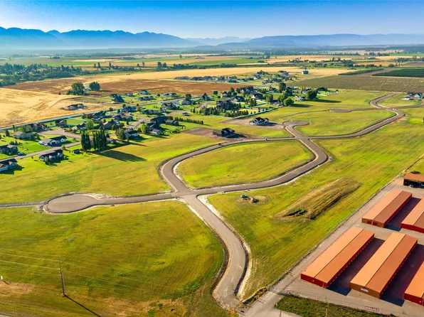 422 Charlotte Peak Dr, Kalispell, MT 59901