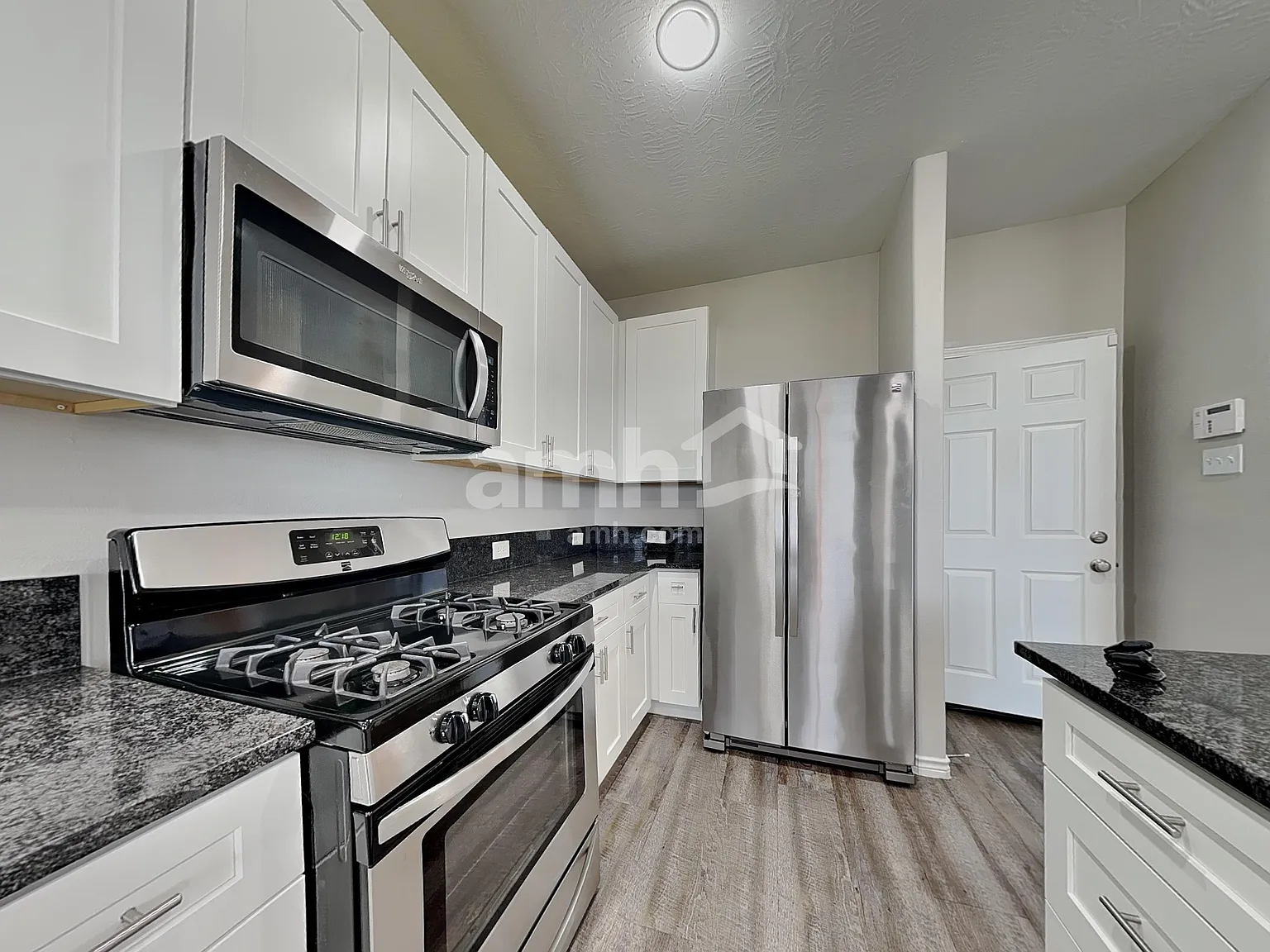 4 bed, 3.5 bath, 3677 sqft, $3,395 — Photo 3