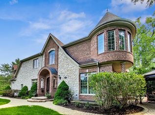 945 Hunter Rd, Glenview, IL 60025