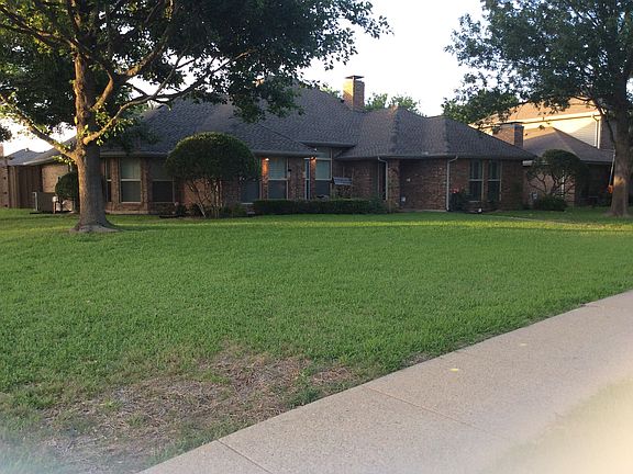 Gorgeous large corner lot