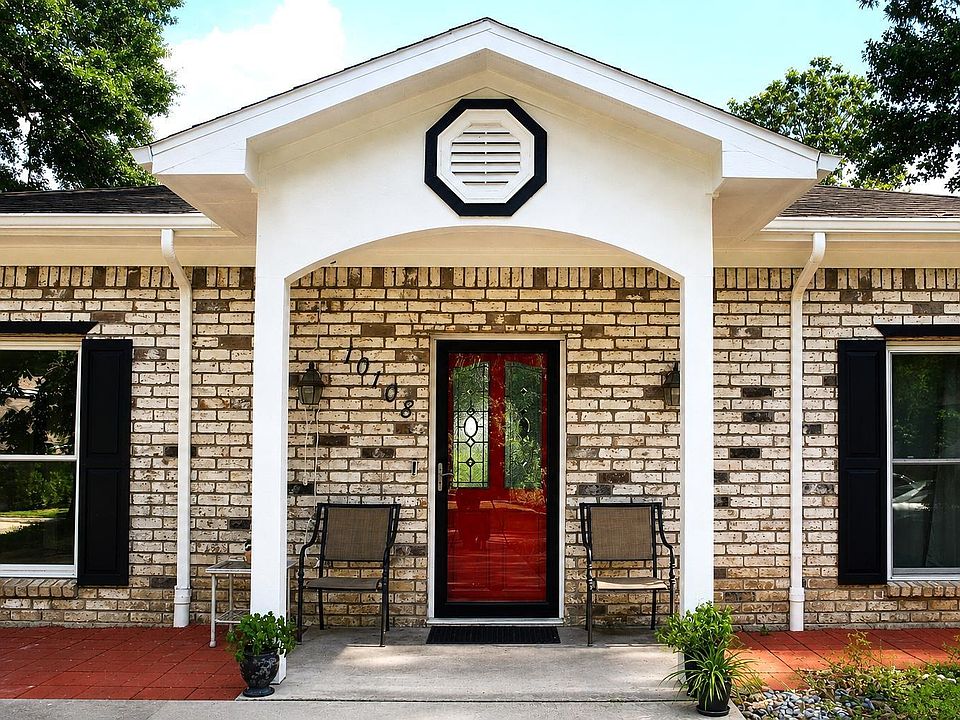 1st image of 10108 Woodhollow Dr
