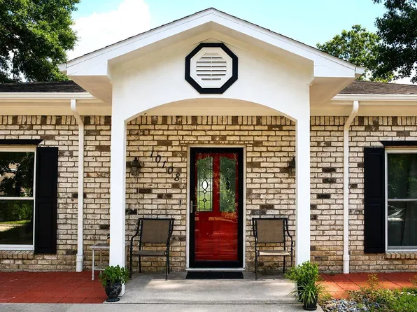 10108 Woodhollow Dr, Conroe, TX 77385