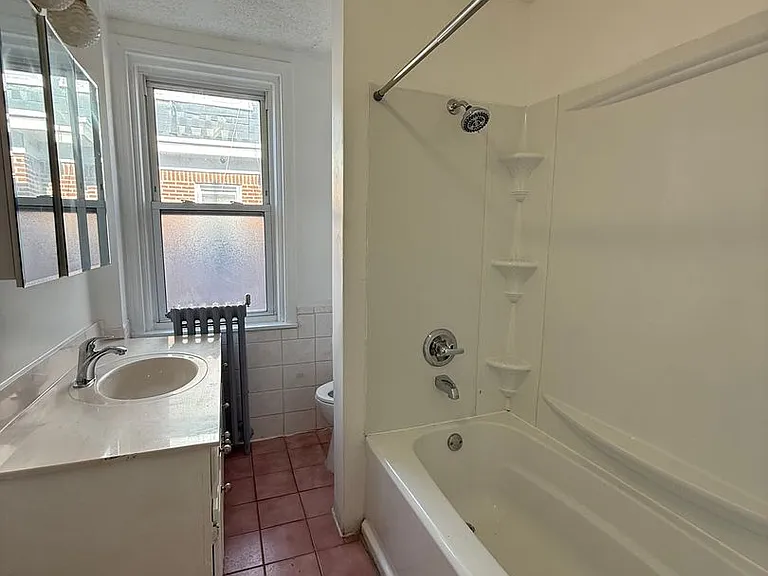 1442 W State St — Photo 20