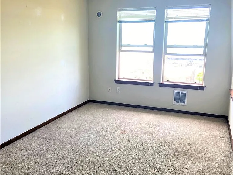 306 Pine St — Photo 9