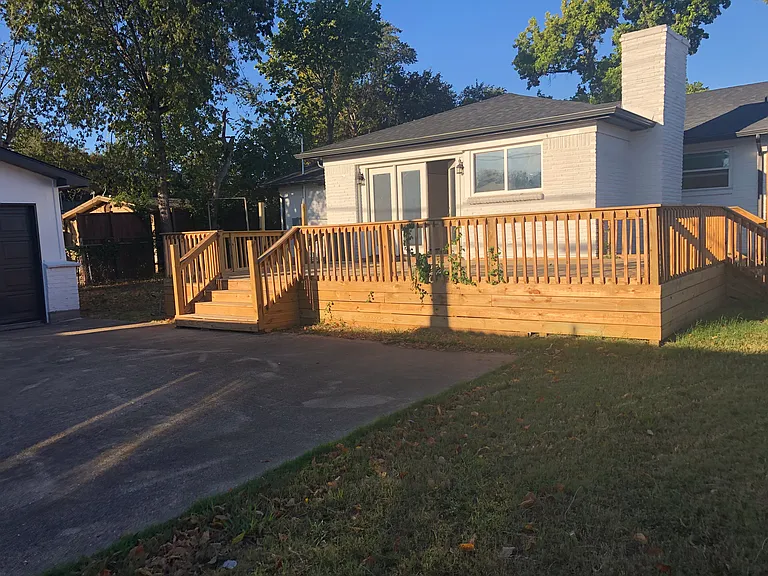 101 Dover Dr — Photo 6