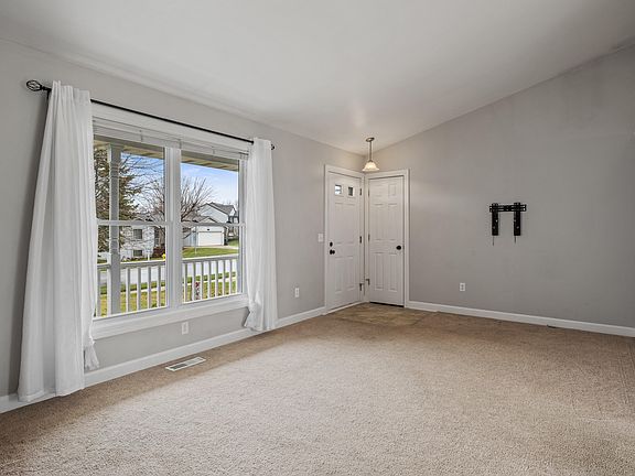 5th image of 1440 Gunnink Dr SE