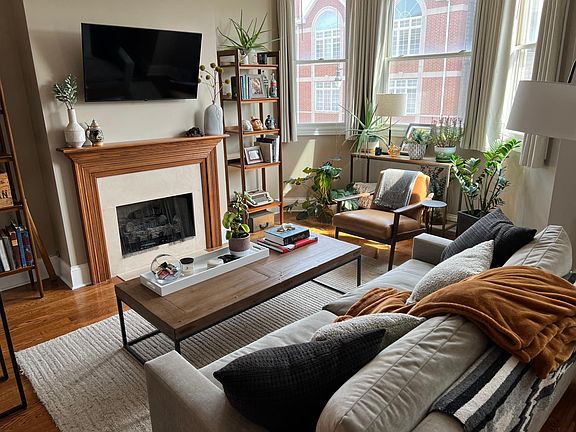 2nd image of 1644 W North Ave APT 2S