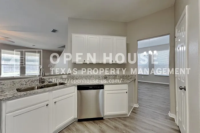 15323 Fir Woods Ln — Photo 6