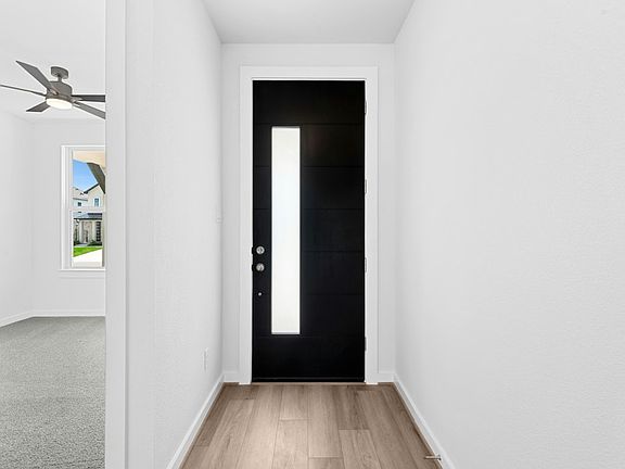 2nd image of 112 Cintilar St