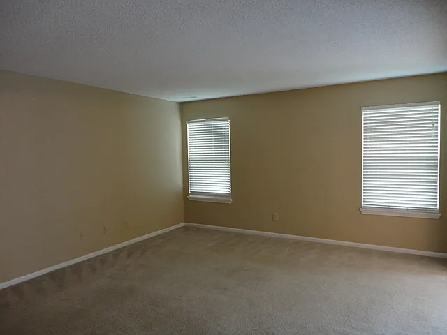 10240 Draycott Ave — Photo 3