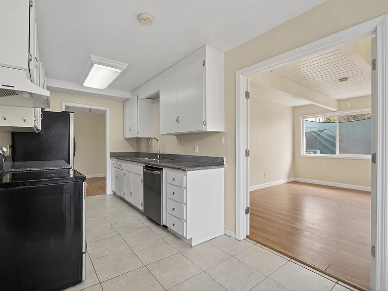 259 Gloria Dr — Photo 8