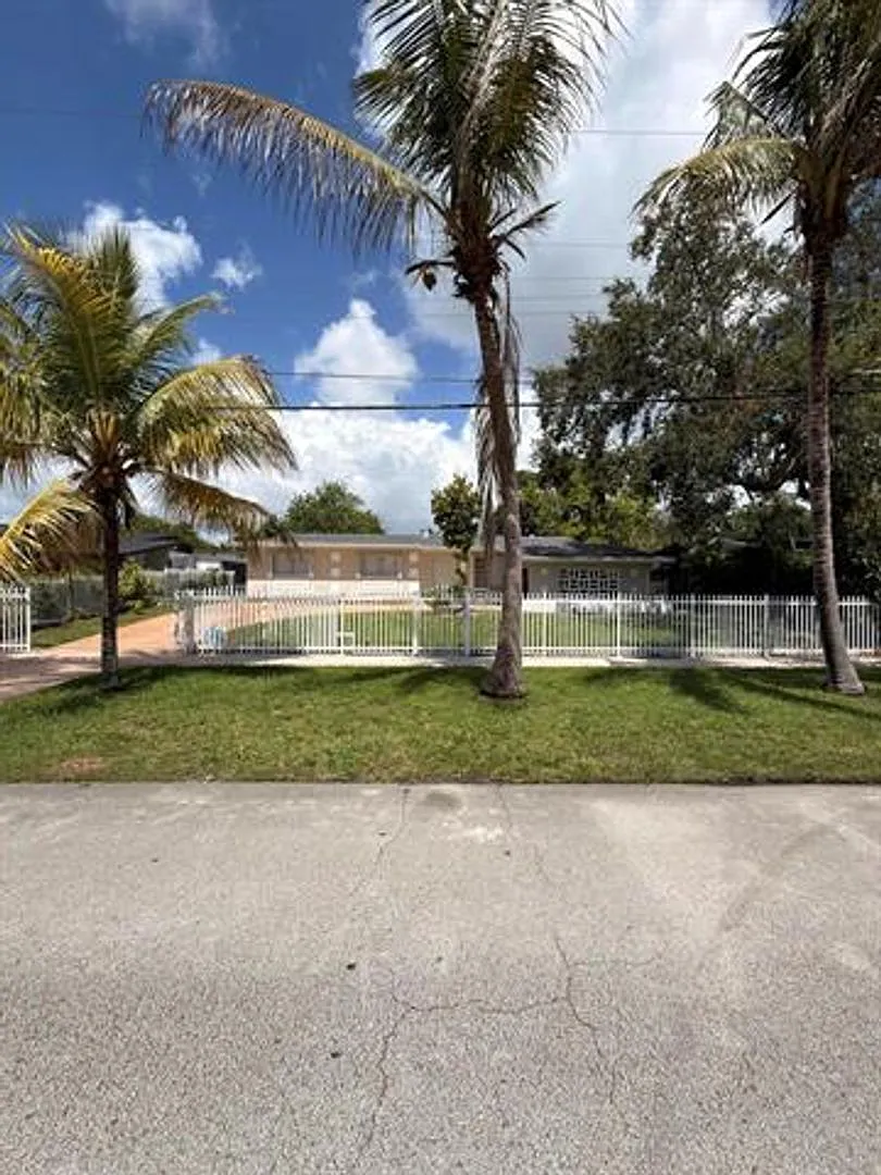 7500 SW 98th Ct # 7500, Miami, FL 33173 — Photo 2
