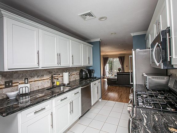 5th image of 123 Windward Dr #123