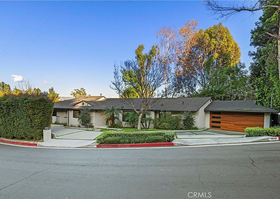 1st image of 3640 Wrightwood Studio Ctr