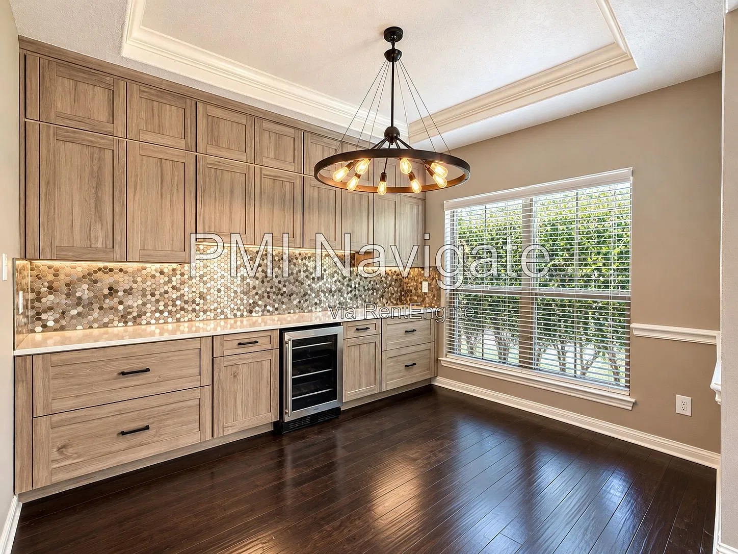 4 bed, 2.5 bath, 2456 sqft, $2,700 — Photo 3