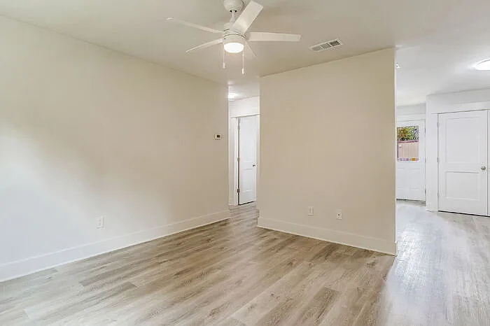 7203 Mobile Hwy #C — Photo 23