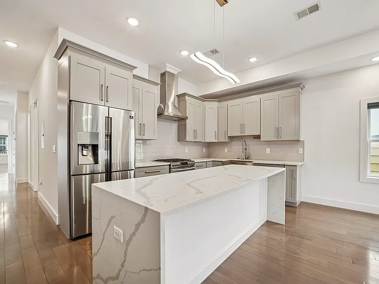 46 Carlton Ave #B — Photo 5