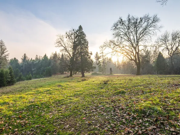 4401 Fish Hatchery Rd, Grants Pass, OR 97527