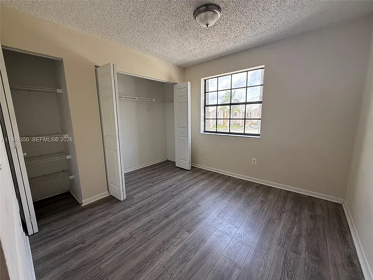 800 Independence Dr #800I — Photo 9
