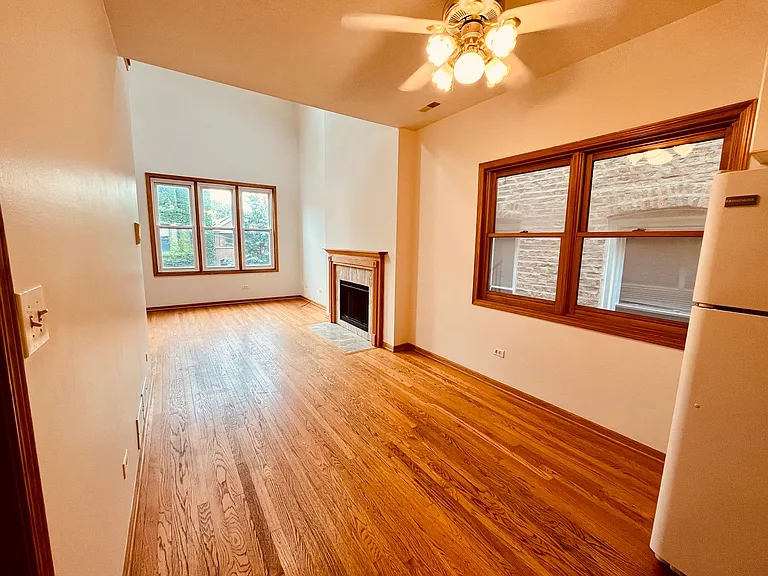 1336 W Huron St — Photo 18
