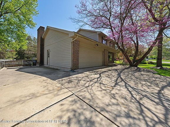 2nd image of 1806 Lindy Dr
