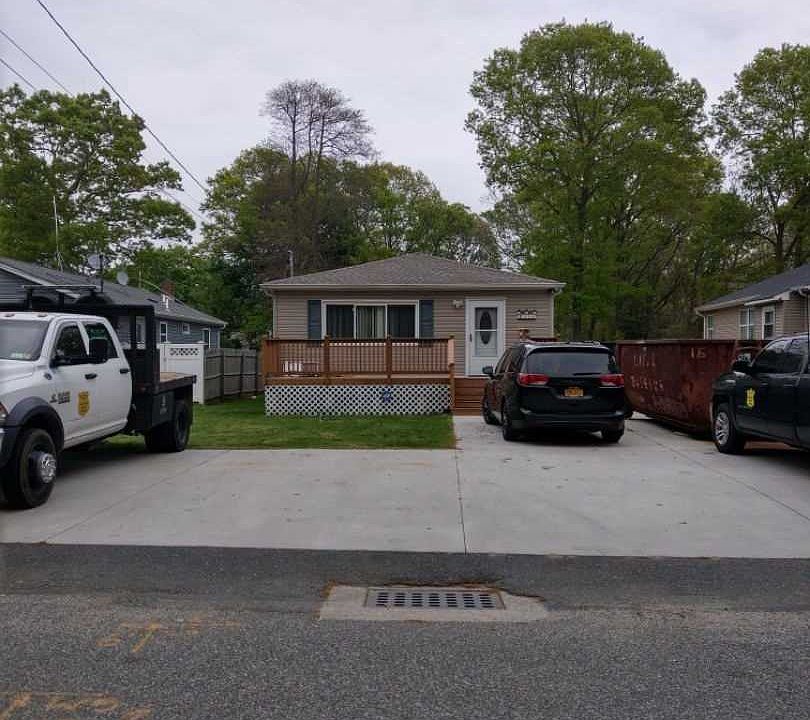 1st image of 394 Lockwood Dr