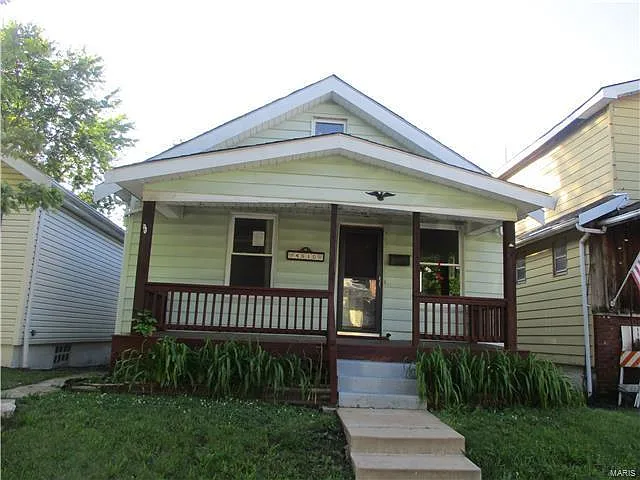 4610 Ray Ave photo 1