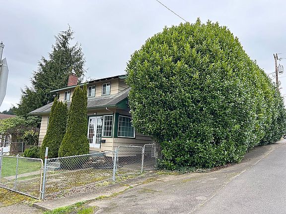 2nd image of 1090 Fir Ave