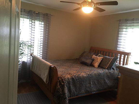 Guest bedroom