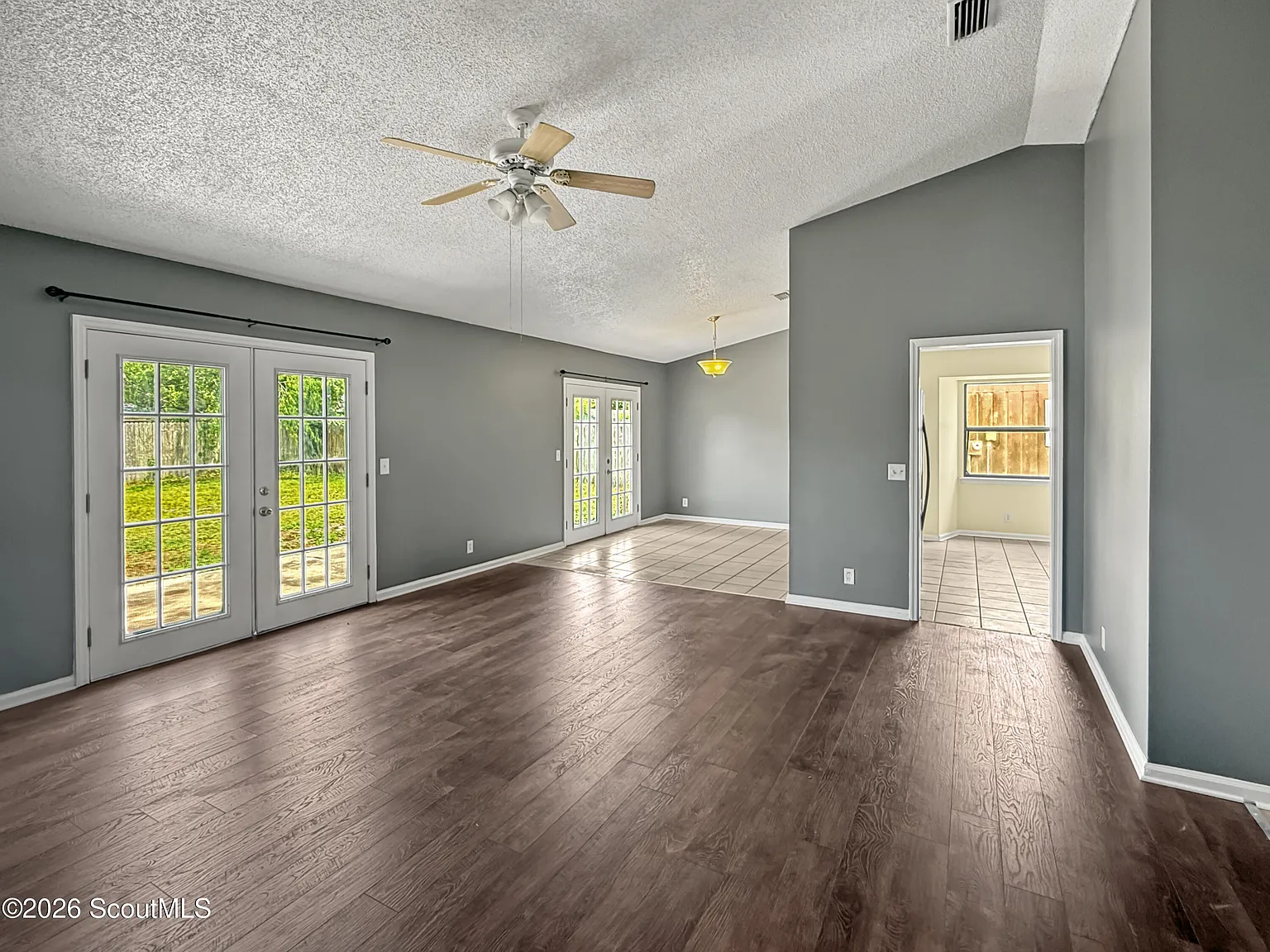 3 bed, 2.0 bath, 1309 sqft, $1,700 — Photo 3