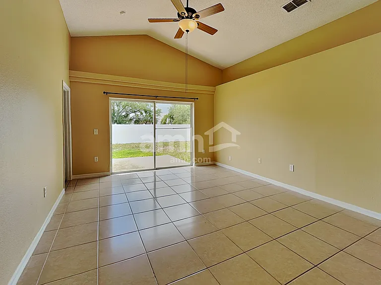 950 Woodsong Way — Photo 7