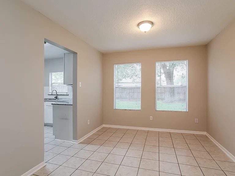 947 Leadenhall Cir — Photo 5
