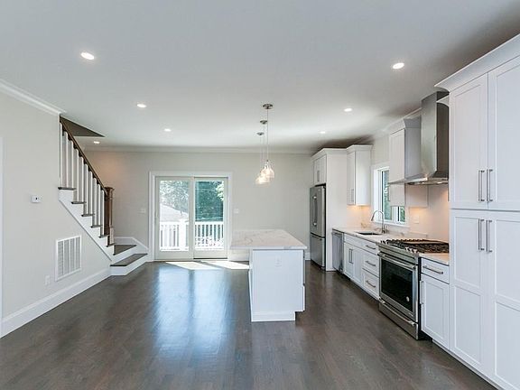 5th image of 65 Ashland St #1
