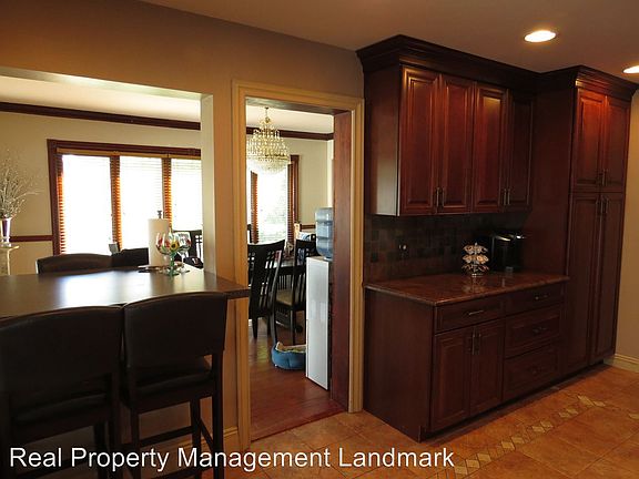 5th image of 5 Dover Hill Dr
