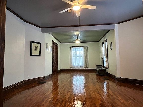 3rd image of 705 W Iron Ave