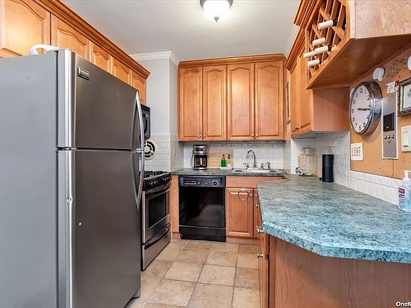 3rd image of 370 W Broadway APT 2N