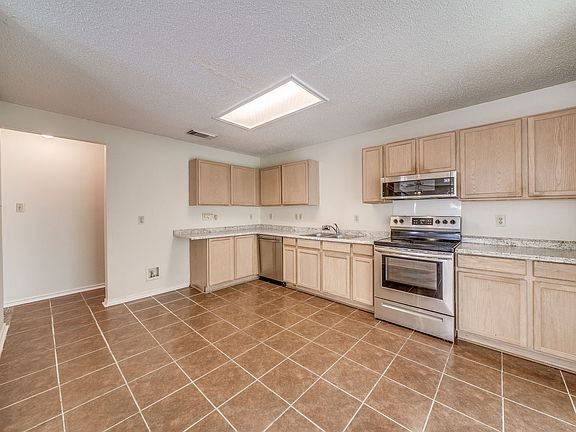 5th image of 6819 Evercrest Ln
