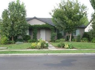 1059 Cody Ln, Kingsburg, CA