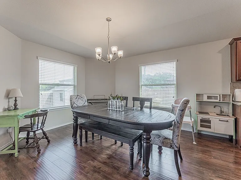 207 Christopher Dr — Photo 5