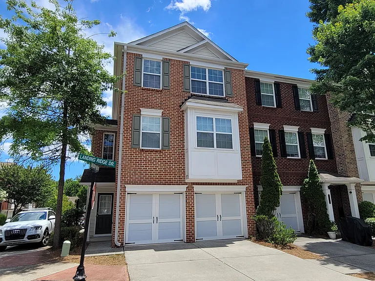 2228 Landing Ridge Dr — Photo 1